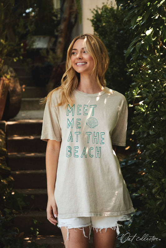 MEET ME AT THE BEACH Oversized Mineral Washed Graphic Top