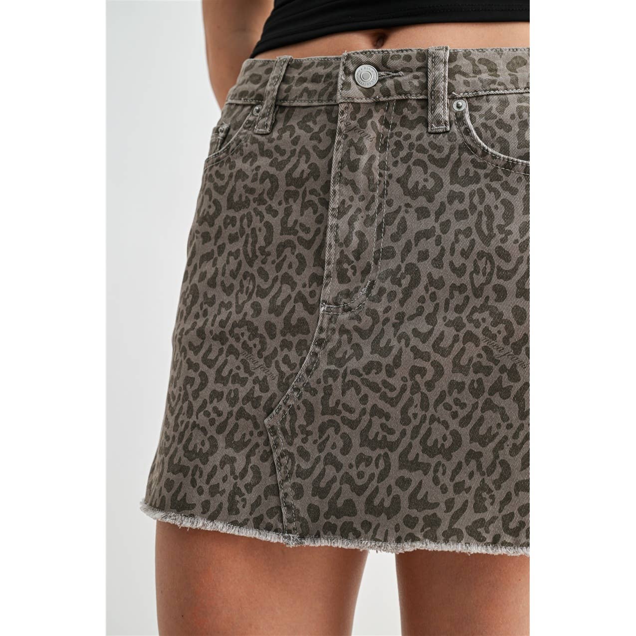 HIGH RISE RAW HEM MINI SKIRT LEOPARD