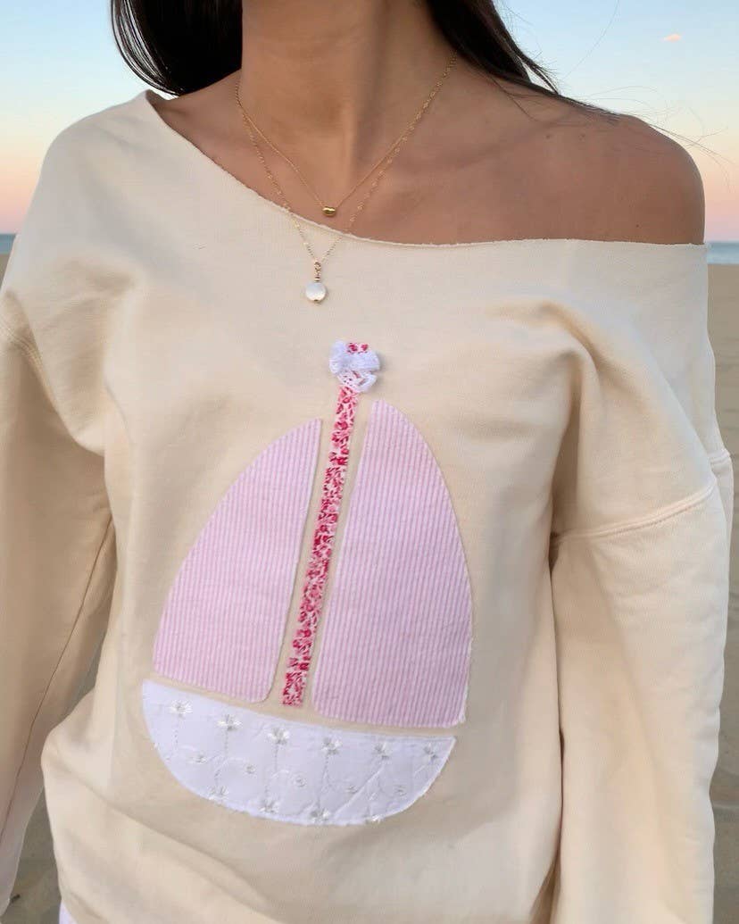 Long Sleeve Top with Sailboat Applique: Gray / S