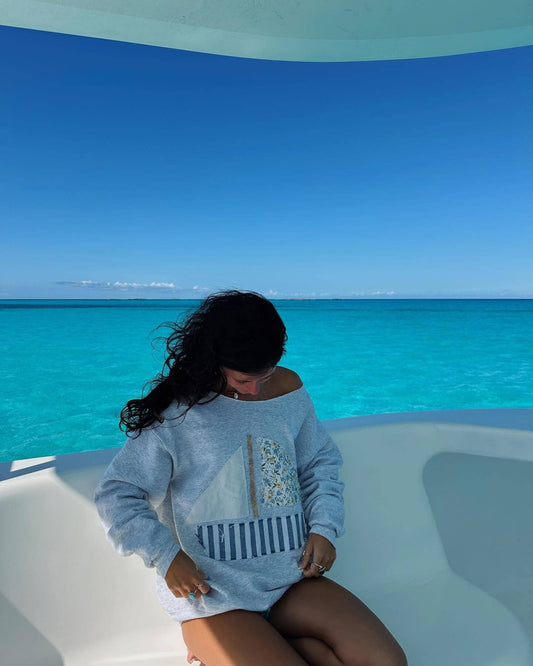 Long Sleeve Top with Sailboat Applique: Gray / L