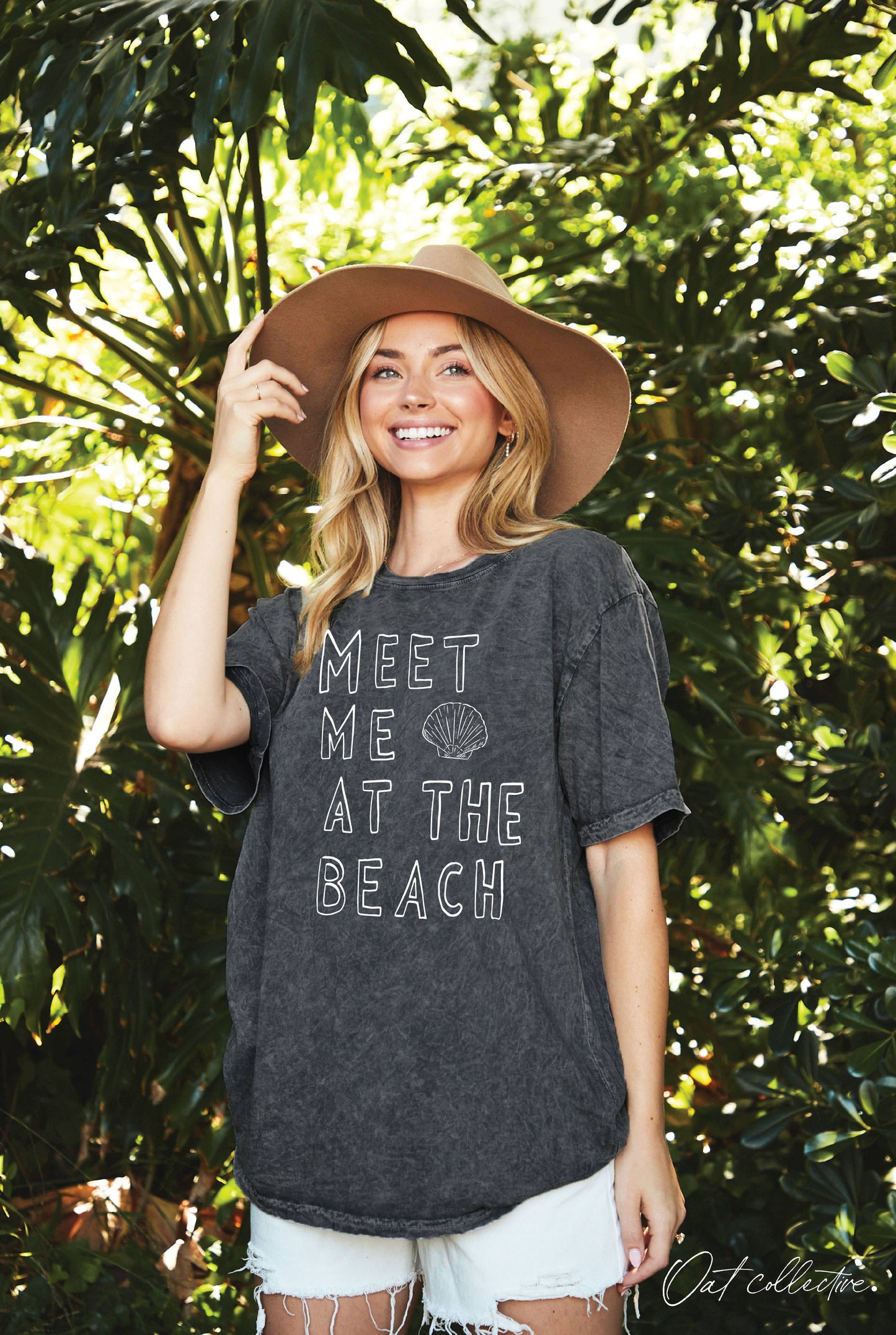MEET ME AT THE BEACH Oversized Mineral Washed Graphic Top