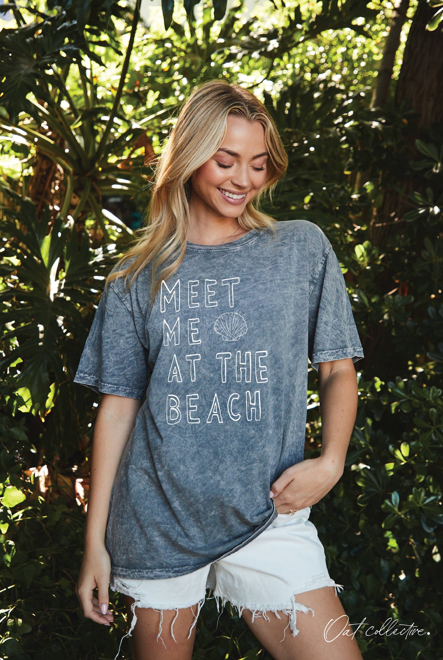 MEET ME AT THE BEACH Oversized Mineral Washed Graphic Top