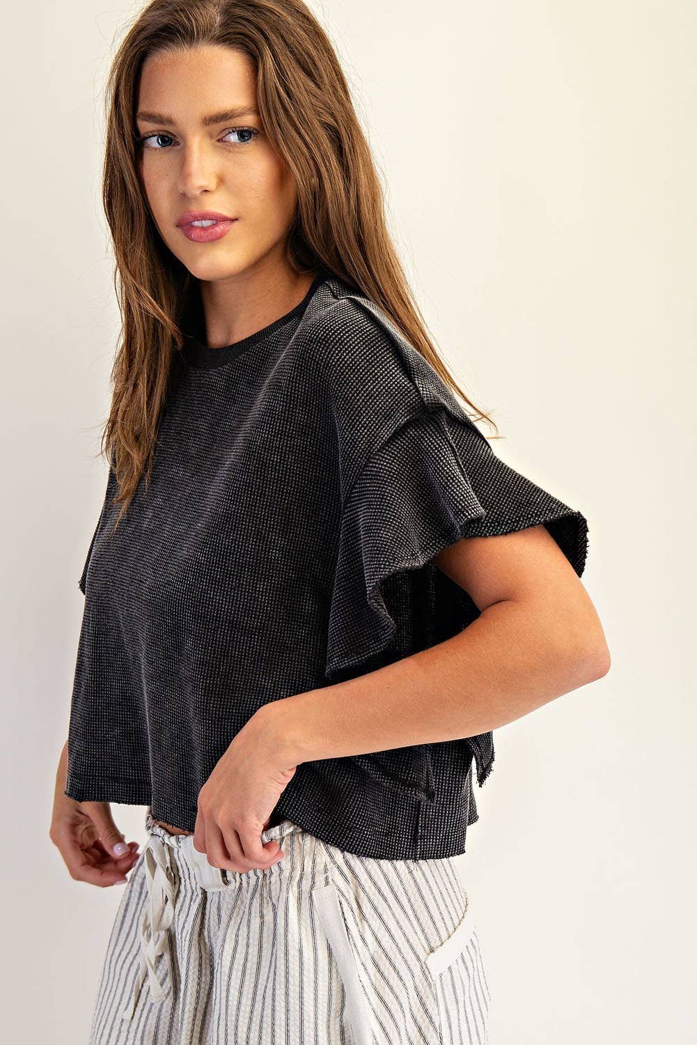 PL8297 - WAFFLE KNIT TIERED FLUTTER SLEEVE CROP TOP