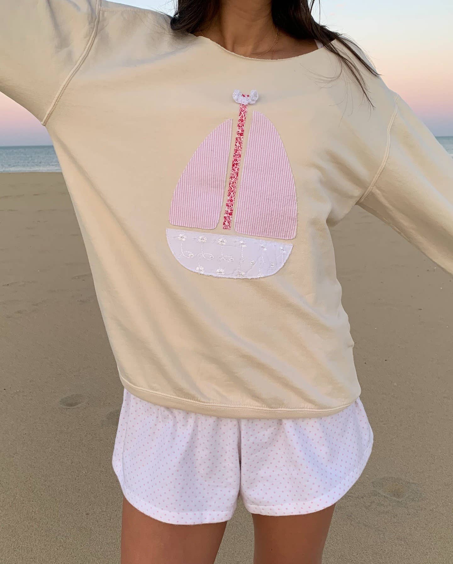 Long Sleeve Top with Sailboat Applique: Gray / S