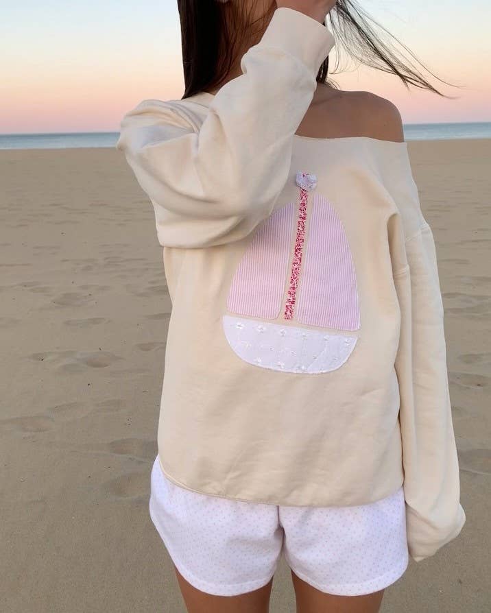 Long Sleeve Top with Sailboat Applique: Gray / XL