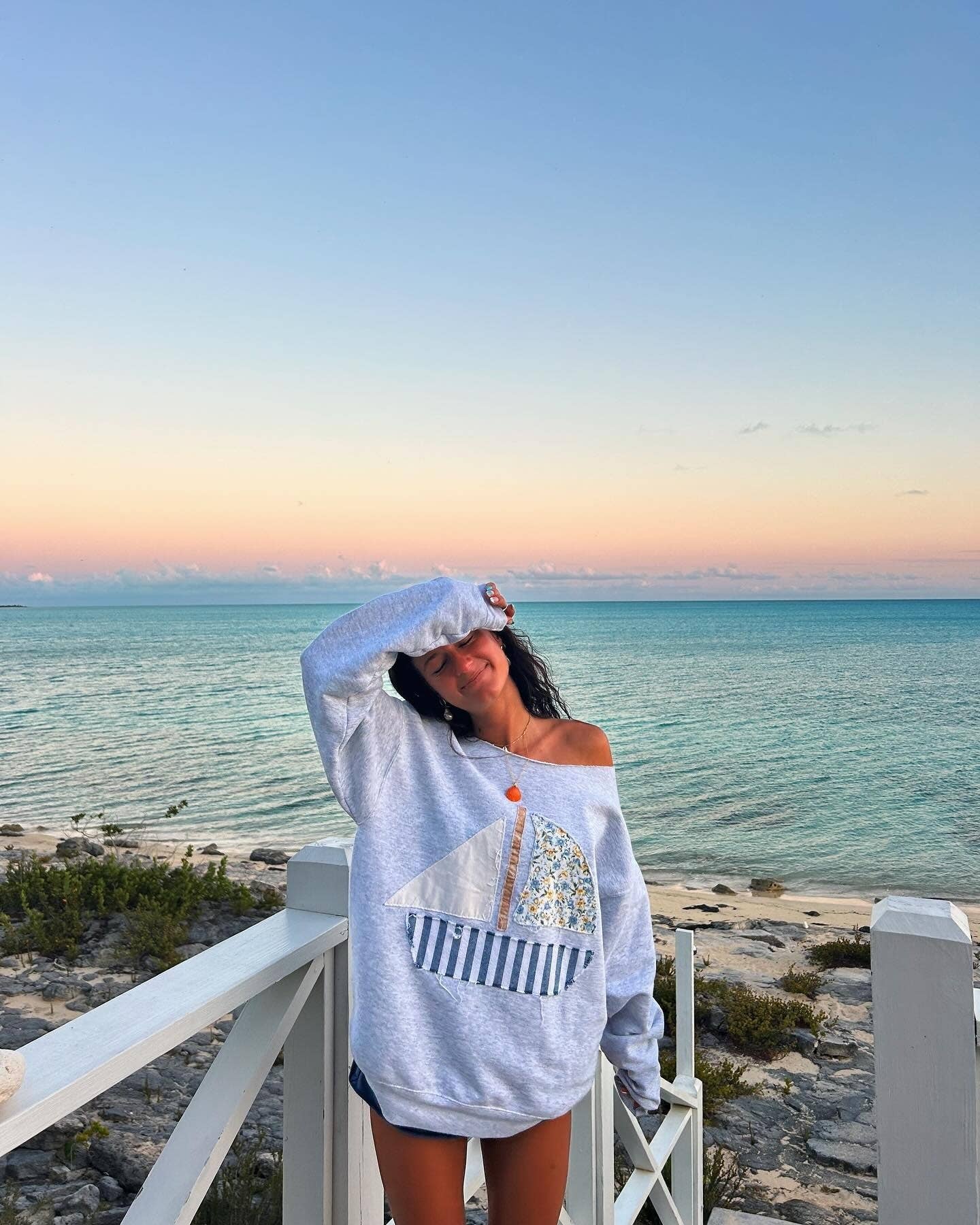 Long Sleeve Top with Sailboat Applique: Gray / M